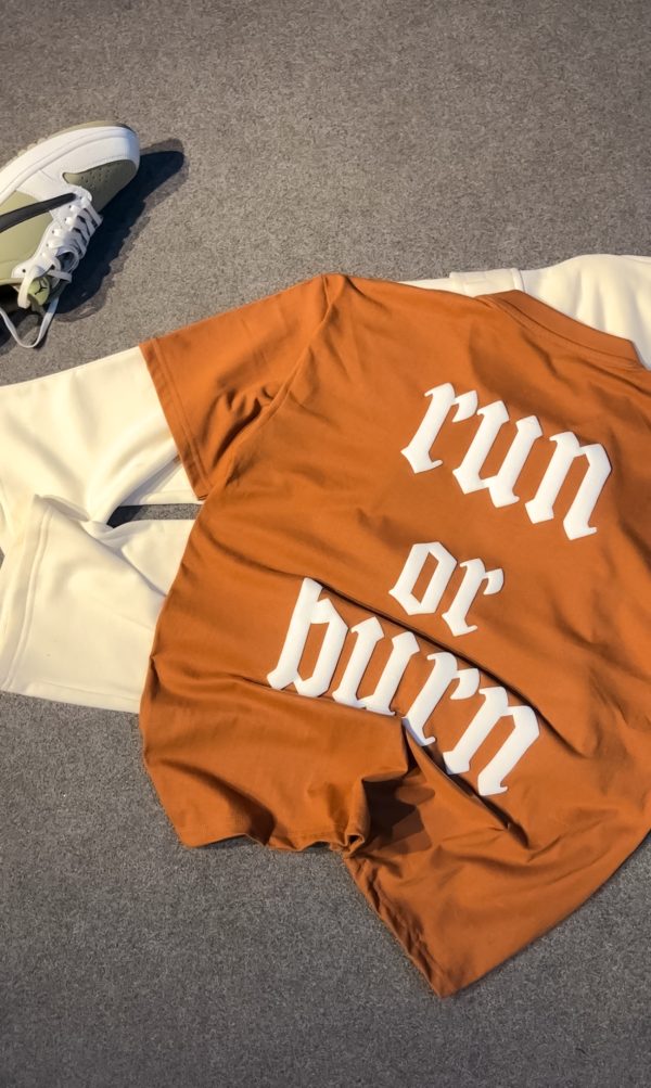 "RUN OR BURN" Brick Puff printed Oversized Tshirt